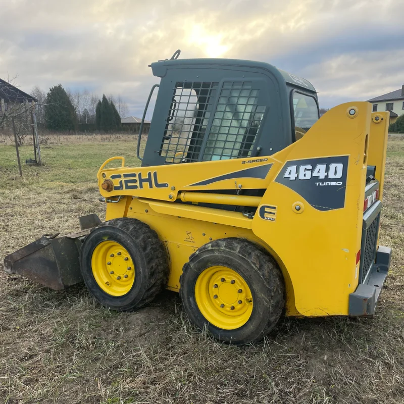 Bobcat iekrāvēja noma